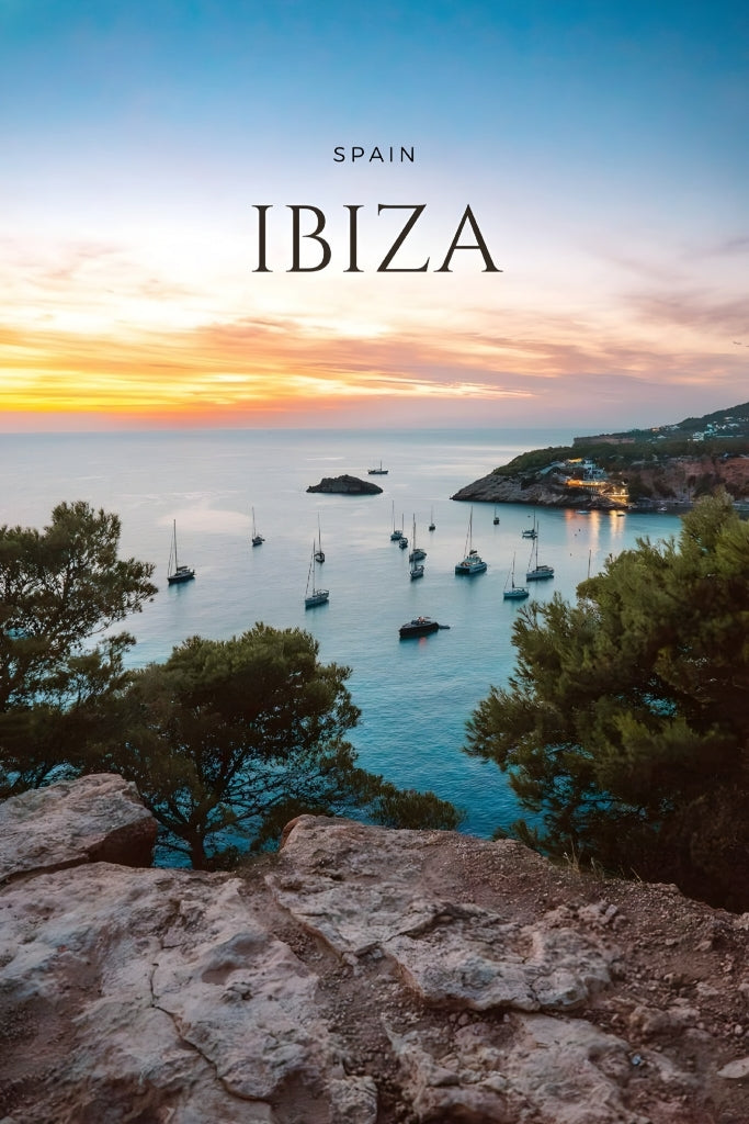 Costa de Ibiza al amanecer
